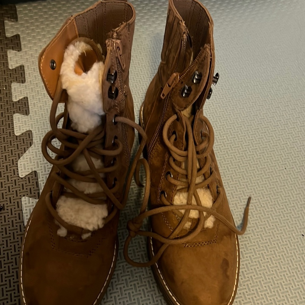 Universal tread boots